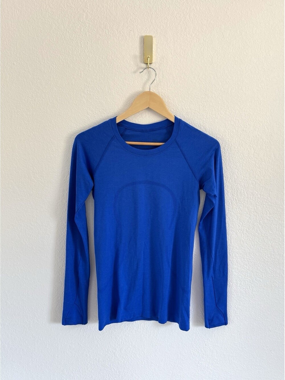 Lululemon Swiftly Tech 2.0 Waist Length Long Sleeve Women’s 6 Galactic Cobalt